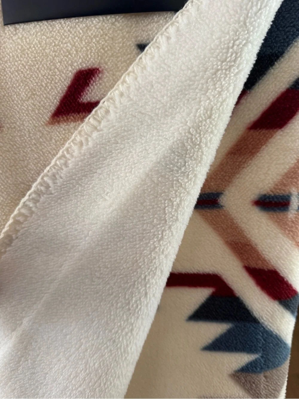 Pendleton White Sands Aztec Berber Throw Blanket 50”x70”